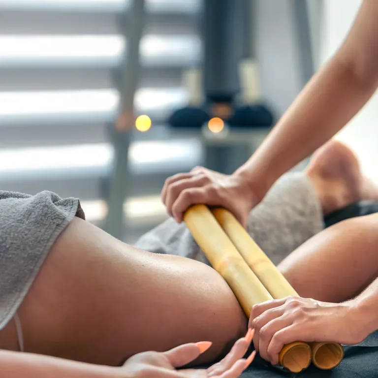 Massage aux bambous à Cannes