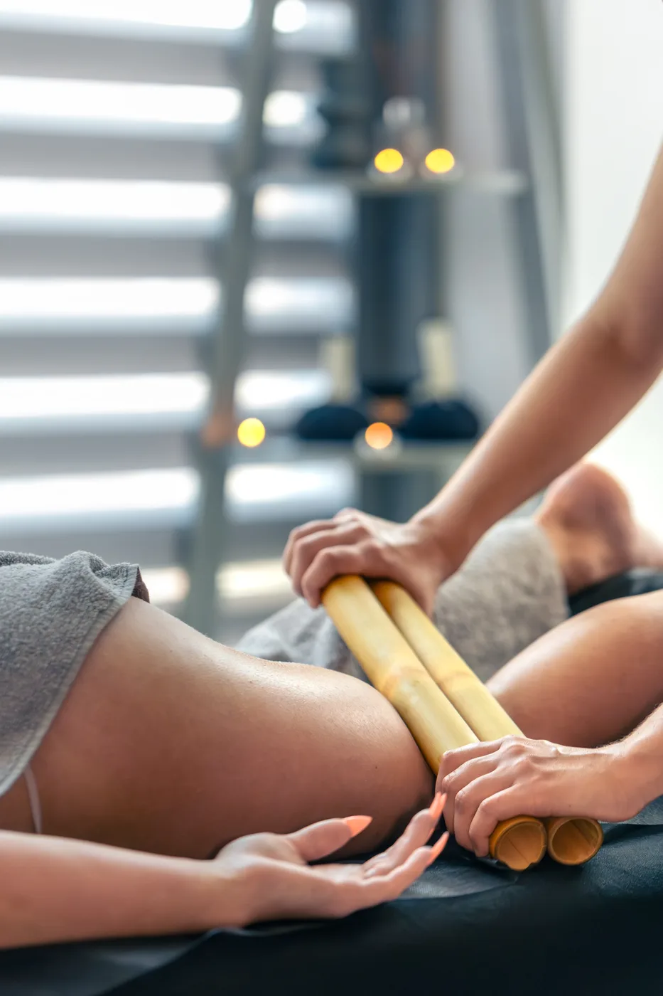 Massage aux bambous dans un cabinet premium à Cannes